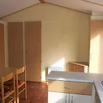 Кемпинг Mobil Confortable Pour 5 Pers, Terrasse, Cuisine Equipee - Api-1-52-424 Salles-Curan