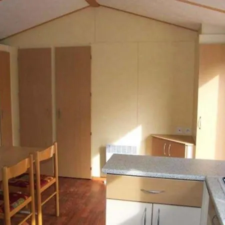 Camping Mobil Confortable Pour 5 Pers, Terrasse, Cuisine Equipee - Api-1-52-424 Salles-Curan