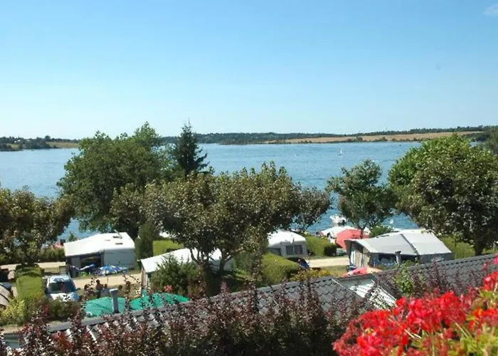 Mobil Confortable Pour 5 Pers, Terrasse, Cuisine Equipee - Api-1-52-424 *