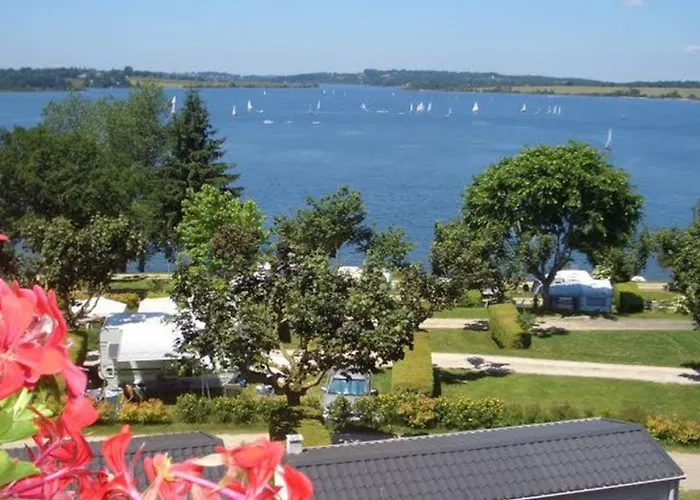 Mobil Confortable Pour 5 Pers, Terrasse, Cuisine Equipee - Api-1-52-424 Campsite *