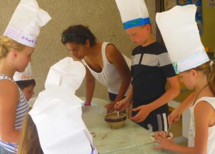 Mobil Confortable Pour 5 Pers, Terrasse, Cuisine Equipee - Api-1-52-424 营地 Salles-Curan